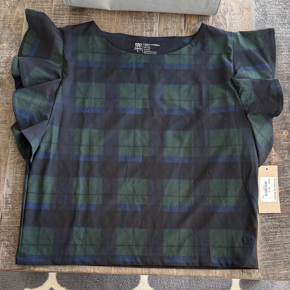 NWT Albion 9 to 9 Boss Tee Mistletoe Size Small
